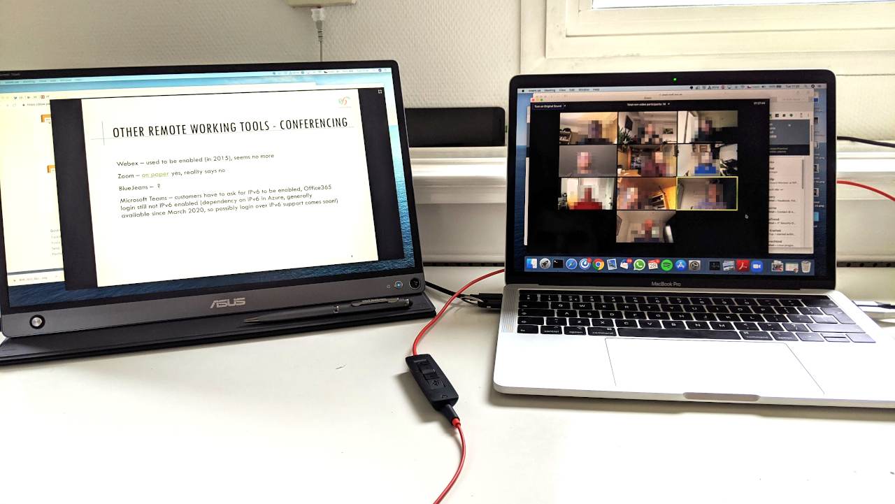 Dva monitory najdou uplatnění zejména při
videokonferencích
